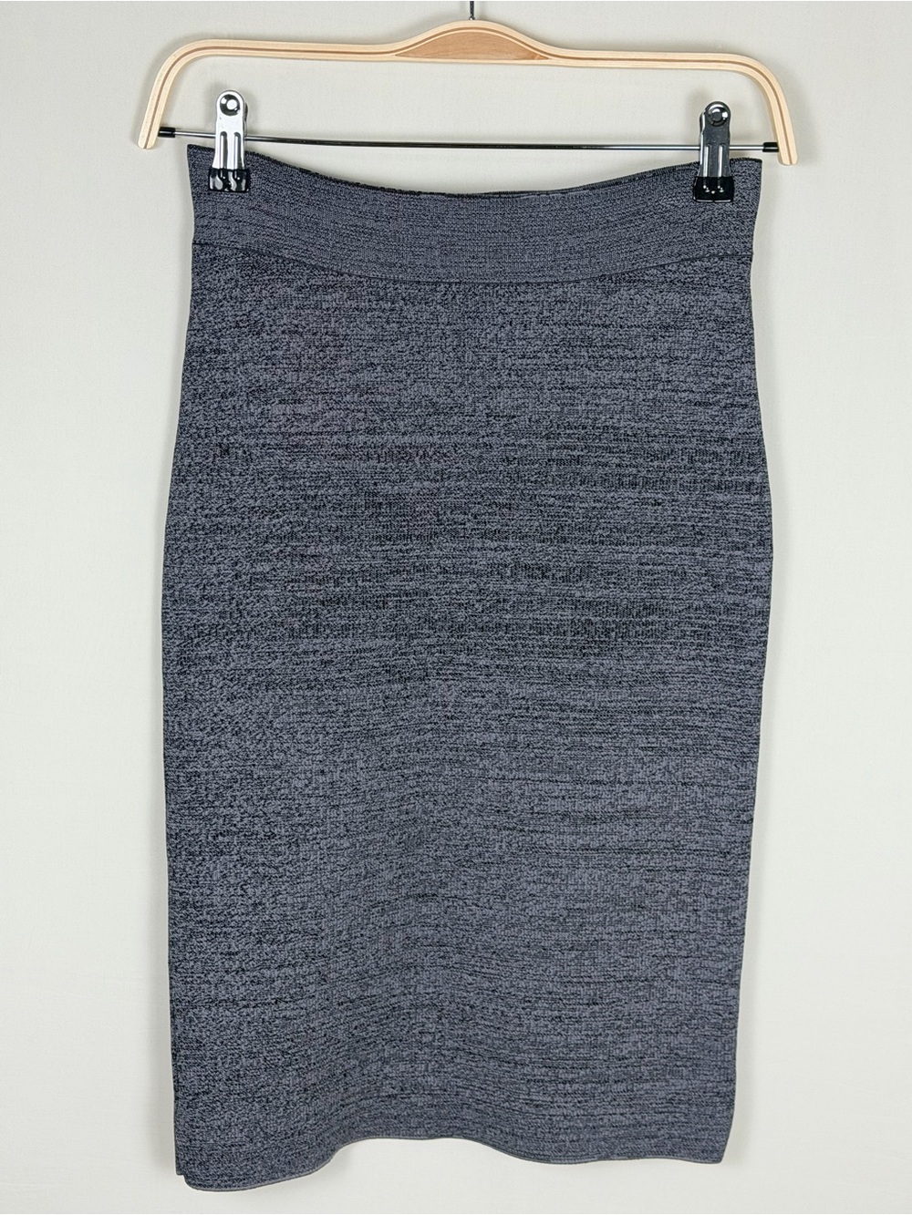 BCBGMAXAZRIA Gray Midi Skirt Substantial Knit Bodycon Stretch Fitted Size Medium
